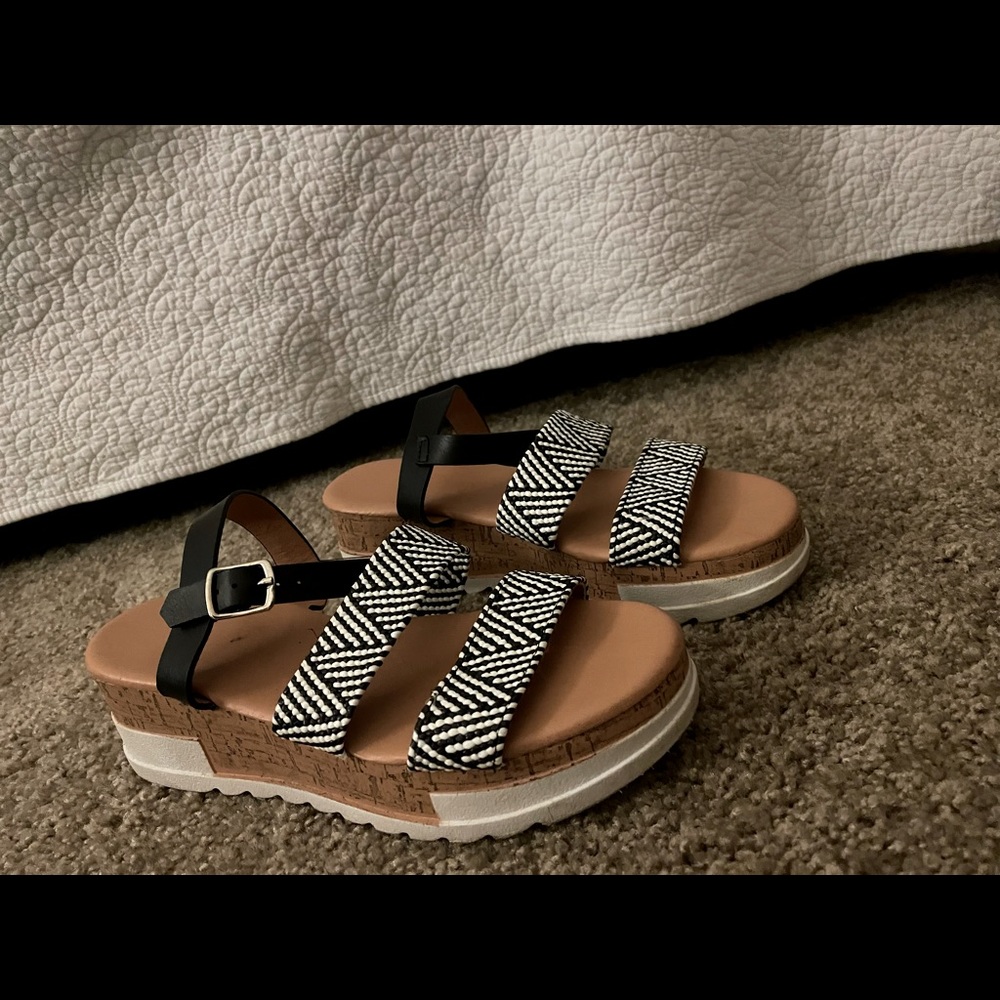 Black and White Platform Sandals!!